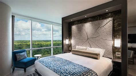 Hotel Rooms & Suites Resort in Wetumpka .